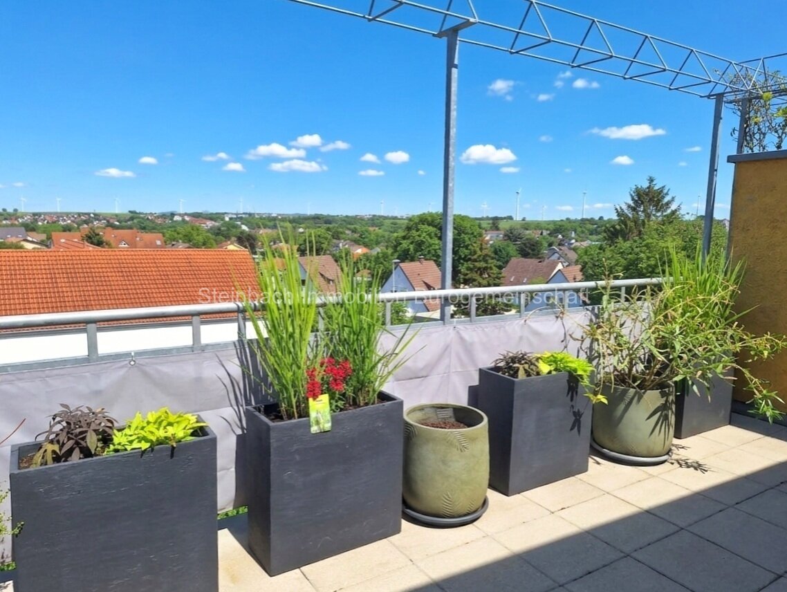 Dachterrasse, Feldrandlage, Maisonette – hier stimmt einfach alles!