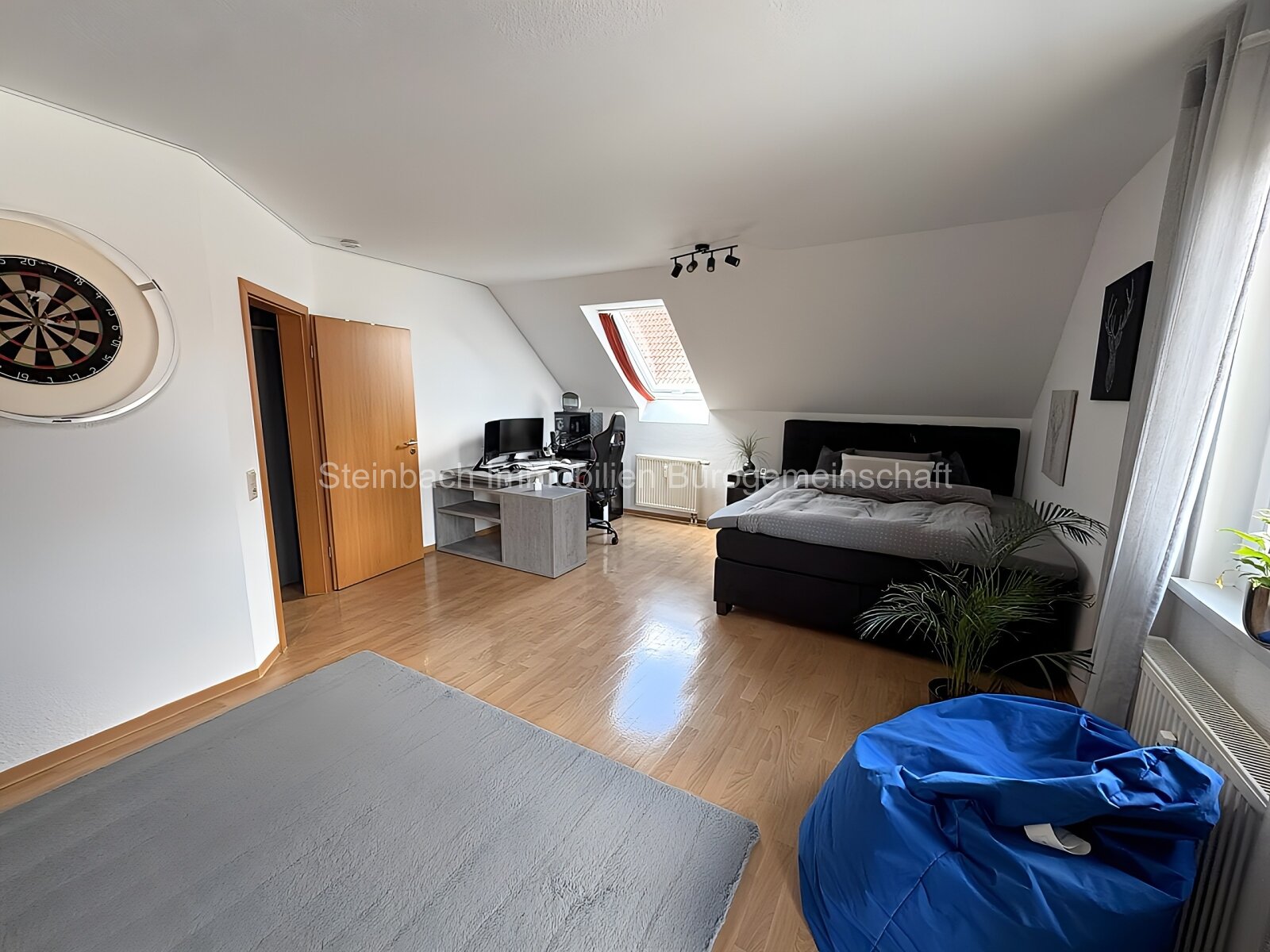 Wohnzimmer mit Esszimmer oder Schlafzimmer Wohnzimmer mit Esszimmer oder Schlafzimmer